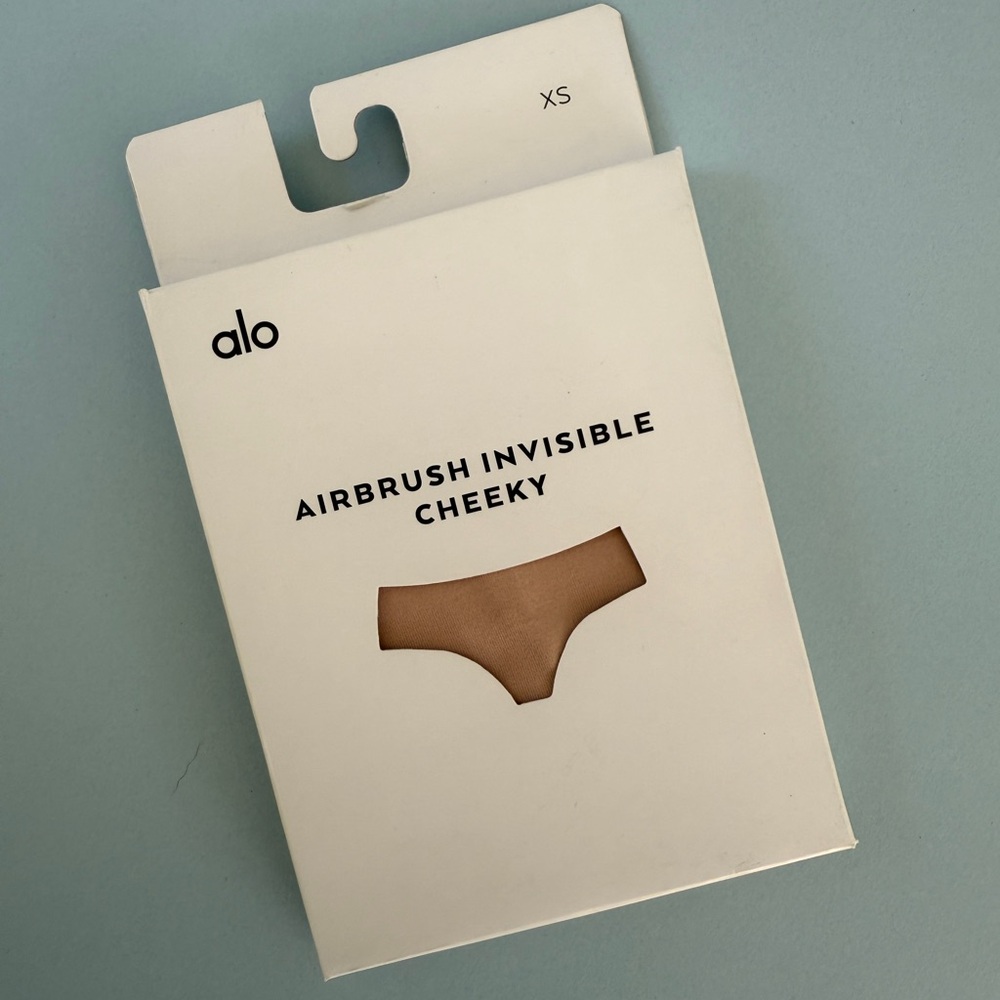 ALO Yoga Airbrush Invisible Cheeky Panties - Tan